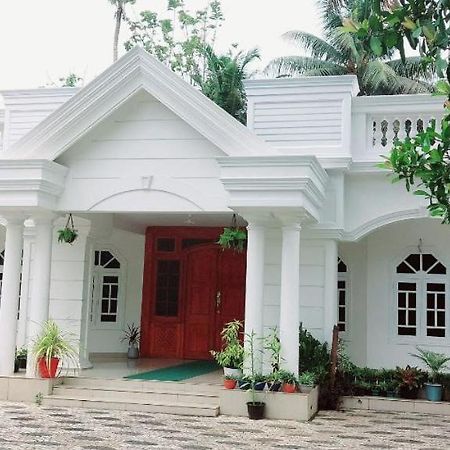 Jinan Palace Guest House Jinan Palace Guest House Nedumbassery Luaran gambar